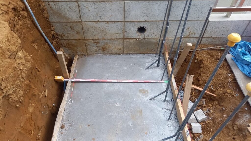 外構工事 型枠ブロック ベース出来形検測