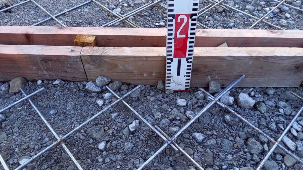 外構工事　施工管理写真　鉄筋被り測定