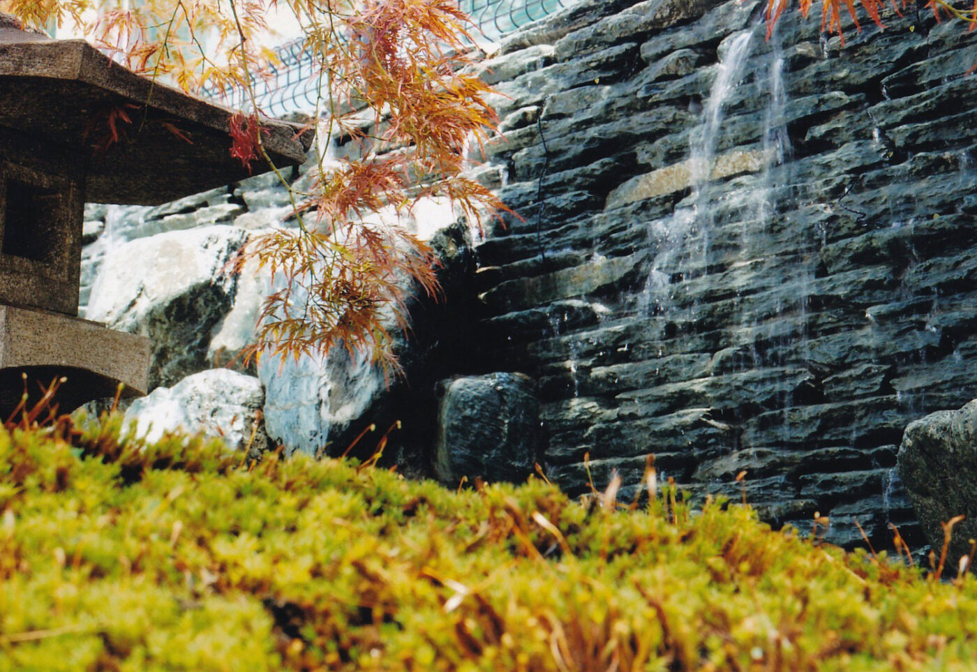 三芳町　造園工事　企業前庭　カスケード