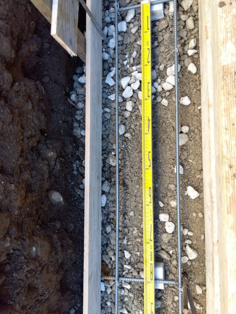 外構工事　ブロック　基礎　鉄筋配筋　800mm間隔